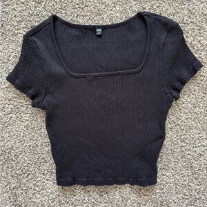 Uniqlo Black Ribbed Crop Top